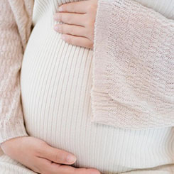 在晶圆曝光⛅过程中，空中成🌻㊙像会在光🆖刻胶中形成图📂案，这些图案🤺🕊俄罗斯代孕费用